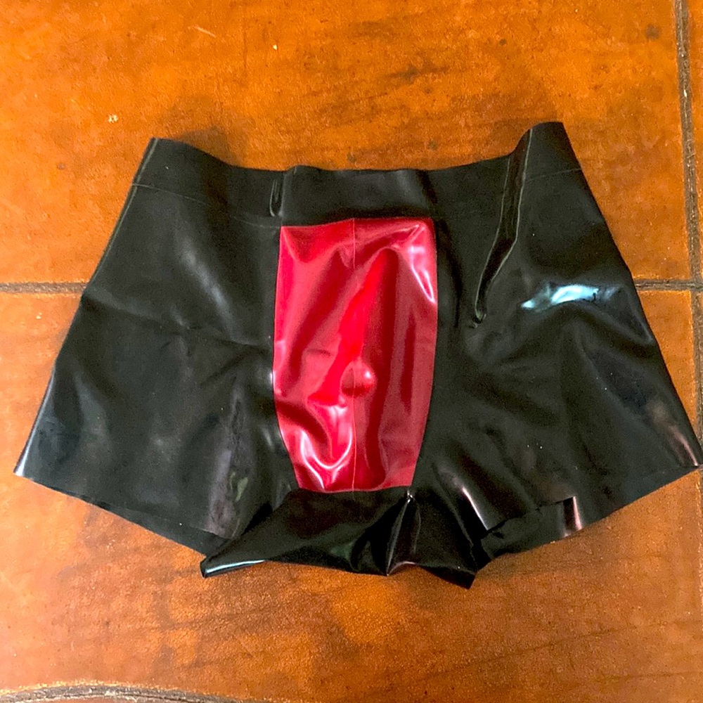 Black and metallic red latex rubber men’s boxer briefs size medium